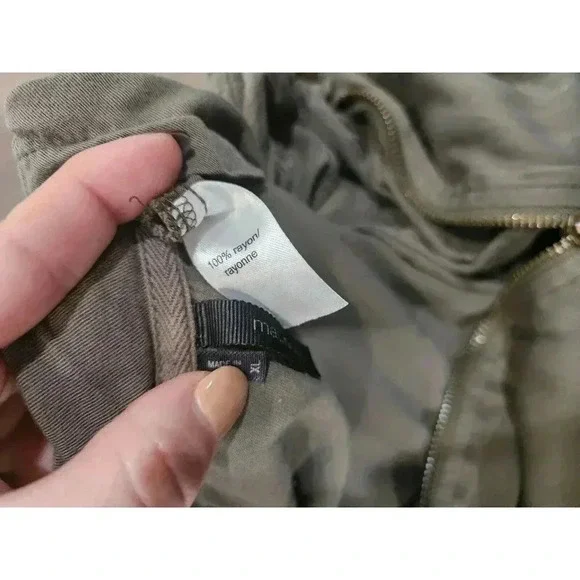 Maurices XL Cardigan Sleeveless zip Up Green Lightweight Zip Pockets - Picture 4 of 5